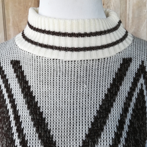 Vintage Diamond Sweater - Picture 5 of 8
